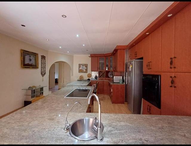 3 BEDROOM TOWNHOUSE FOR SALE IN MORNINGSIDE